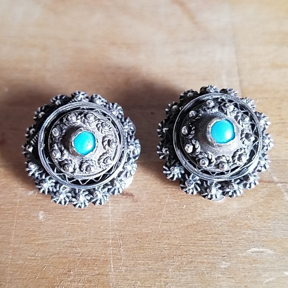 Unique vintage clip on POISON EARRINGS